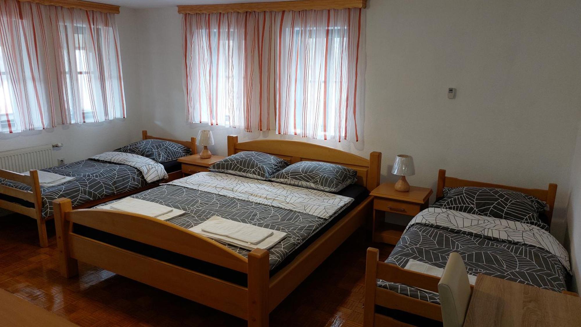 Panorama Travnik Aparthotel Ruang foto