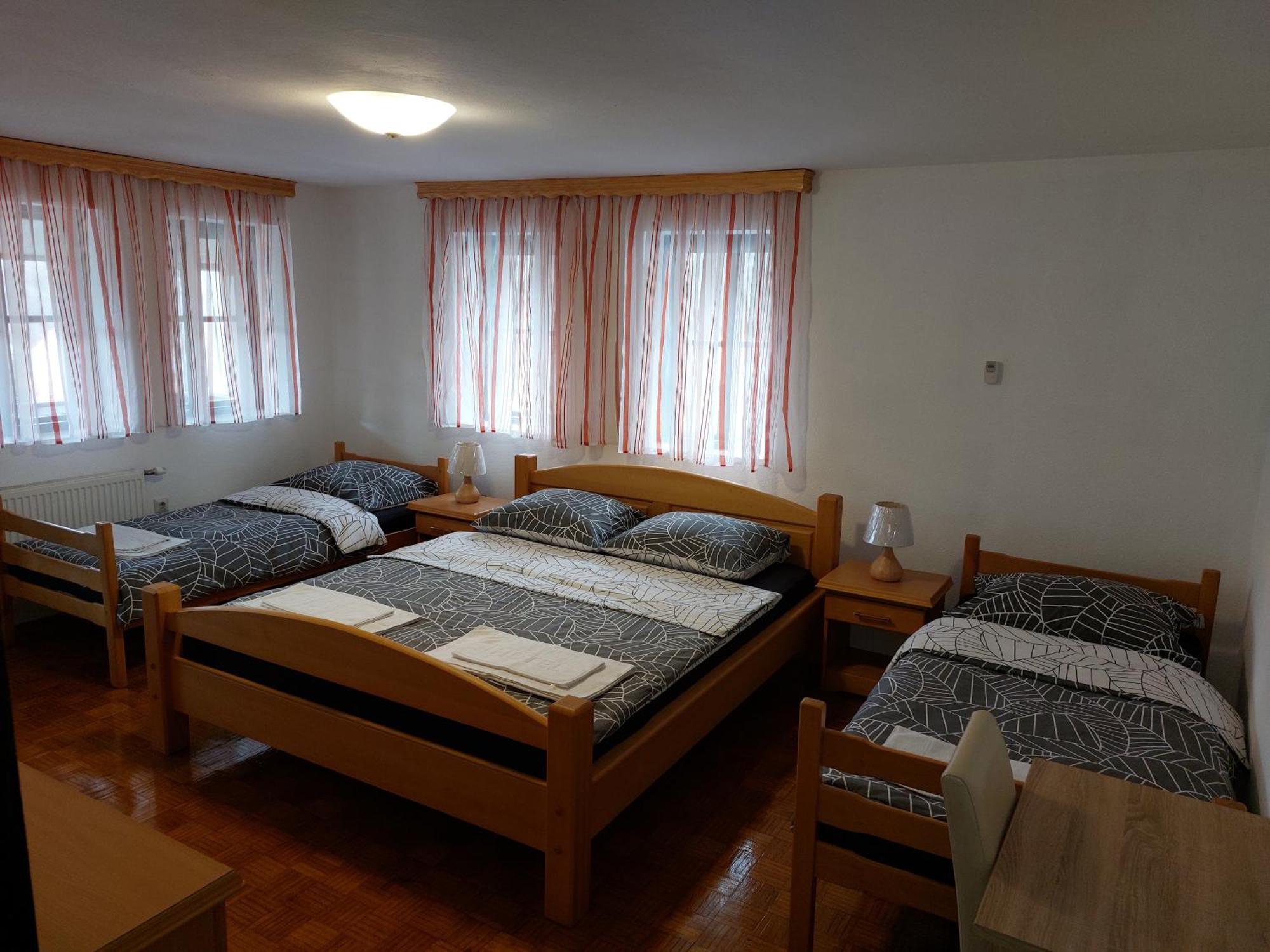 Panorama Travnik Aparthotel Ruang foto