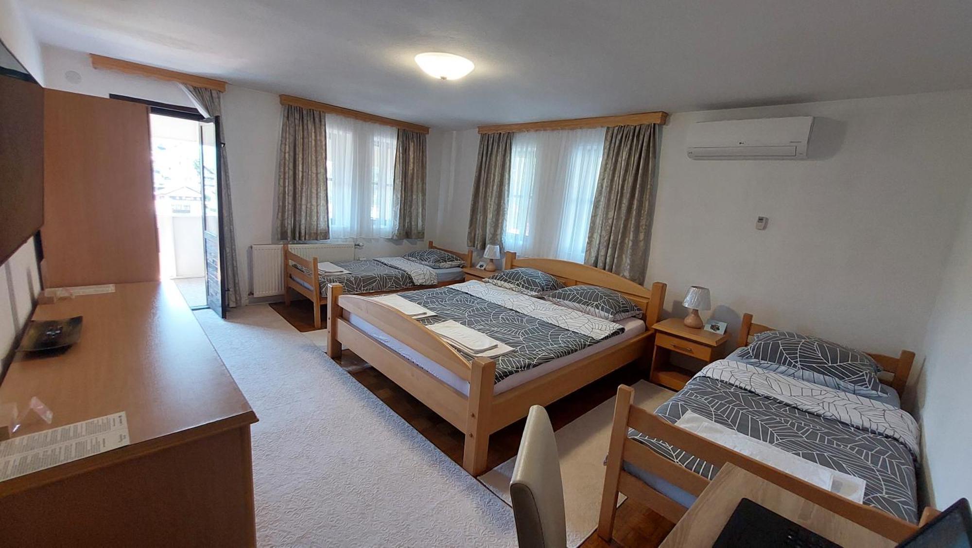 Panorama Travnik Aparthotel Bagian luar foto