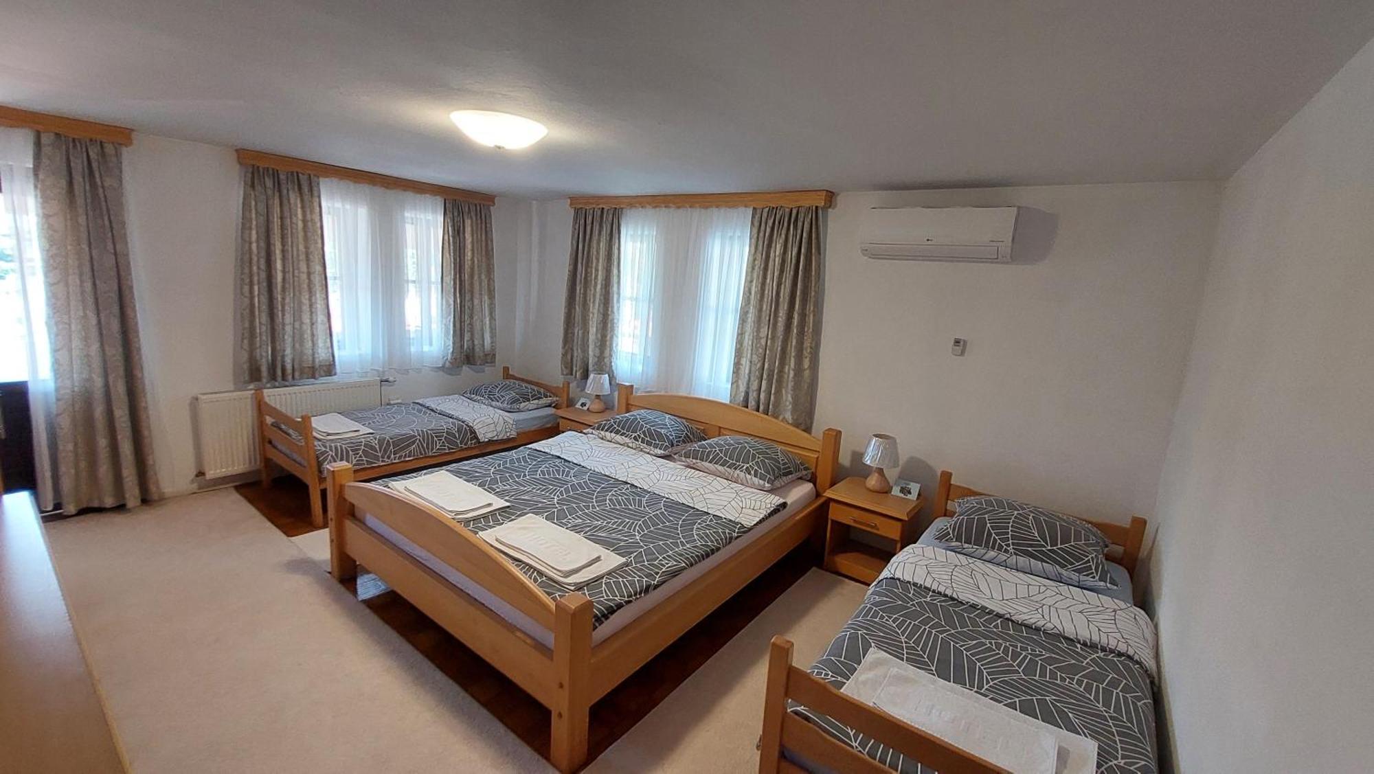 Panorama Travnik Aparthotel Bagian luar foto