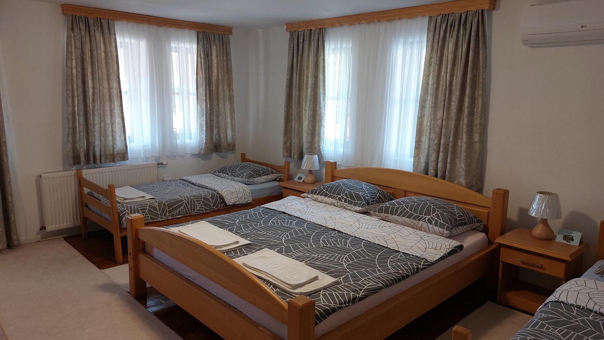 Panorama Travnik Aparthotel Bagian luar foto